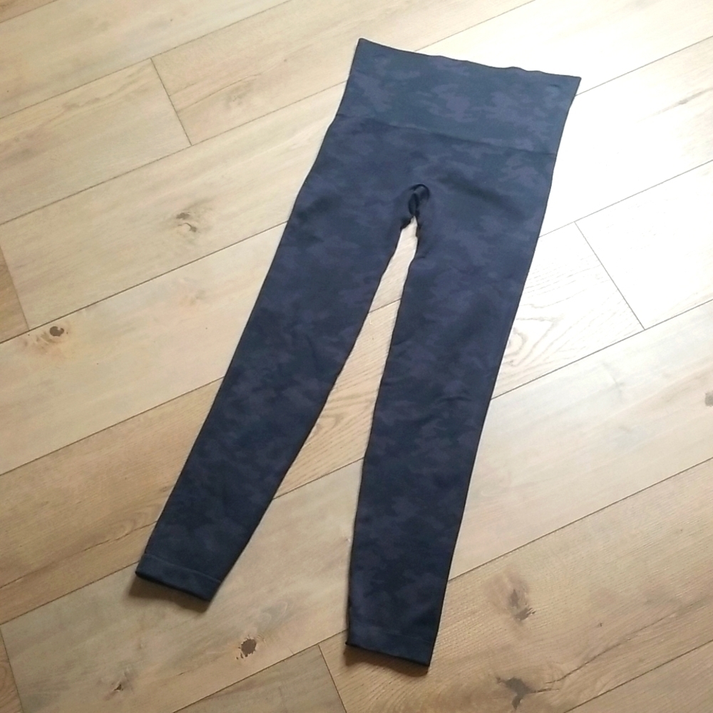 SPANX Look at me now camo print seamless leggings